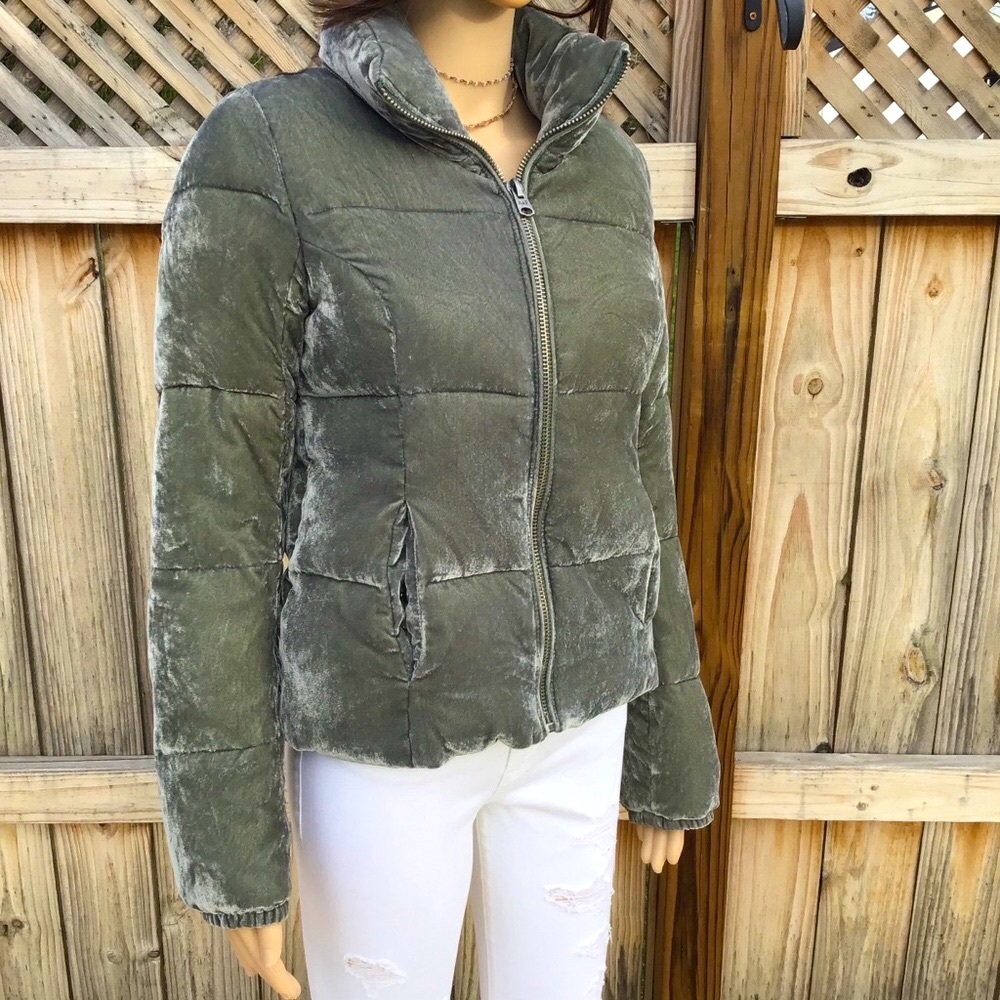 ABERCROMBIE & FITCH WIND RESISTANT VELVET PUFFER COAT - LIKE NEW-S,XS - Picture 4 of 11